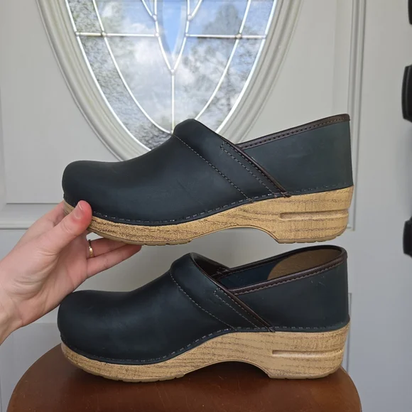 Dansko Professional Teal Natural Wood Leather Clog - Picture 7 of 8